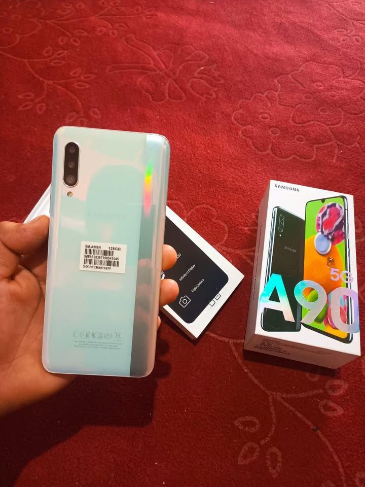 Samsung A90 yengi dakumet karobka