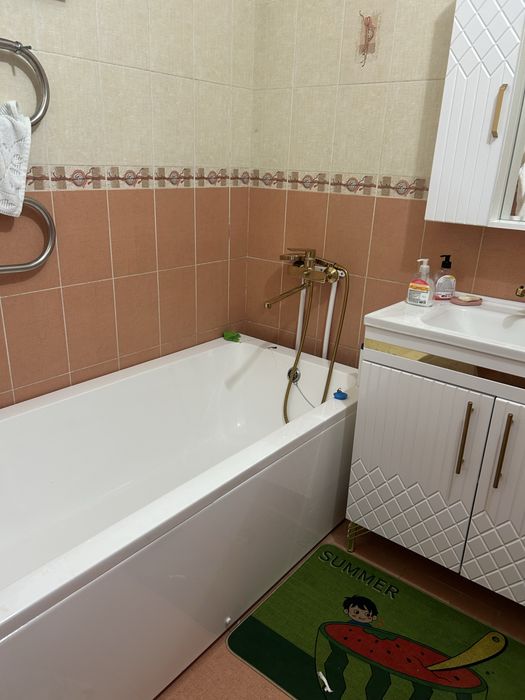 3 бөлмелі уй сатылады срочно! Ипотекаға жарамайды.