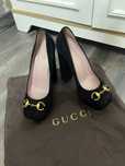 Замшевые туфли Gucci