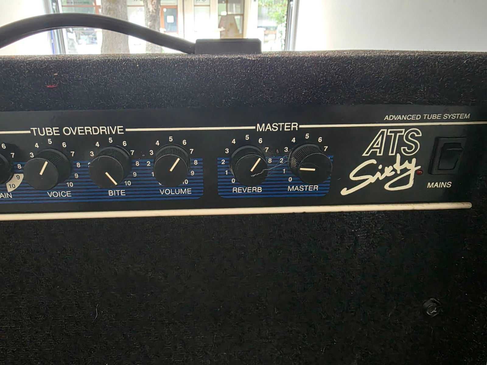 Кубе за китара Hughes & Kettner ATS Sixty Hybrid Combo