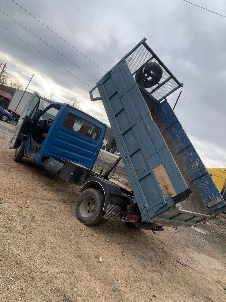 Camioneta Basculabilă Iveco