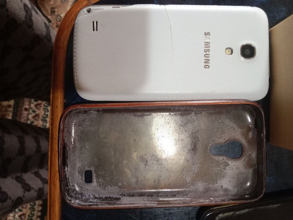 Продам Самсунг с 4 мини