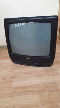 Телевизор LG .
