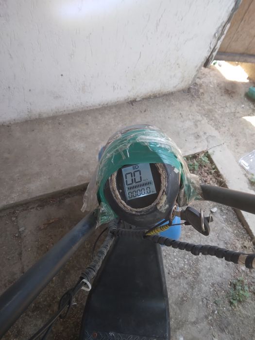 Vând scuter electric