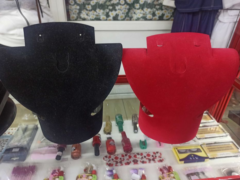 Продажа манекенов и бюстов для украшений