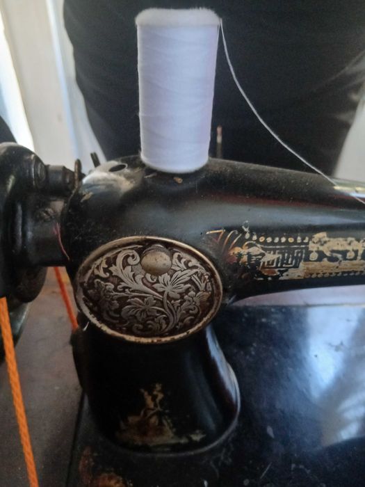 Masina de cusut Singer