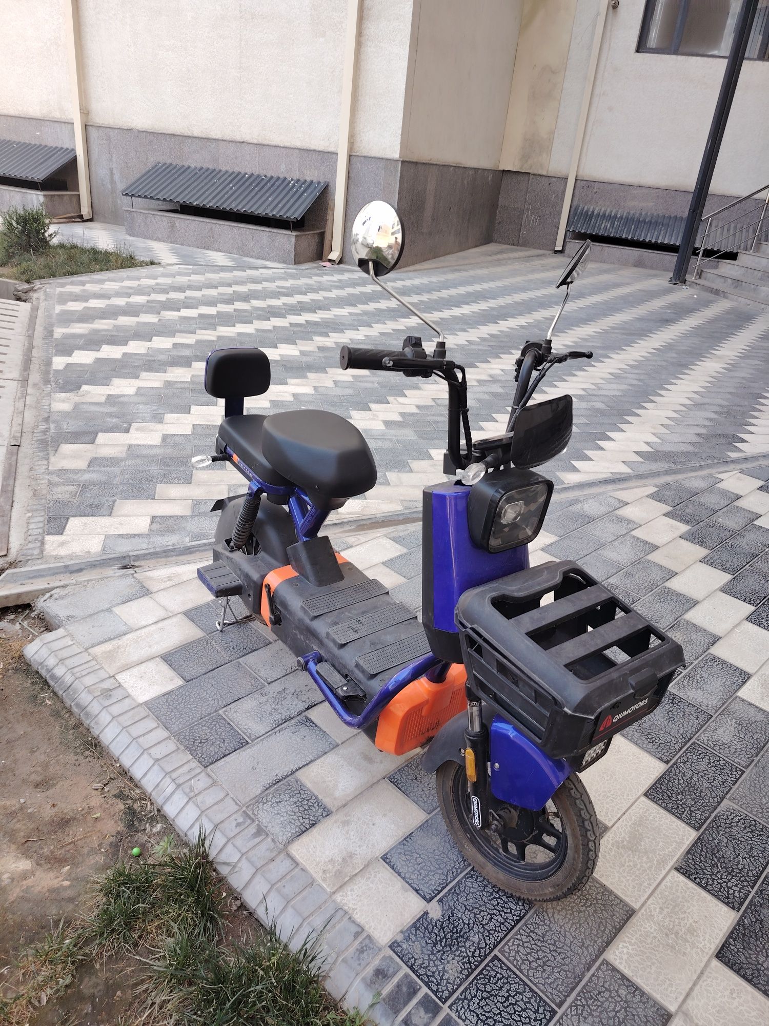 QIu Motors Skuter sotiladi