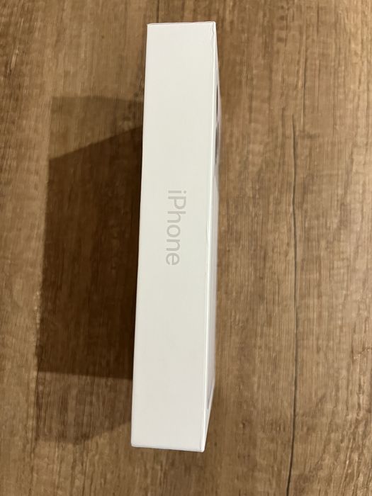 Продавам чисто нов неотварян iPhone 17 PRO 256GB сив