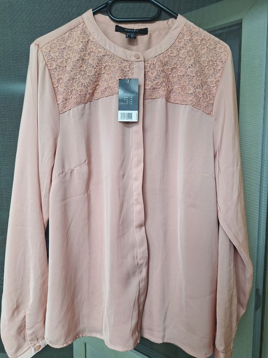 Camasa bej roze accesorizata cu dantela