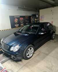 Dezmembrez Mercedes w203