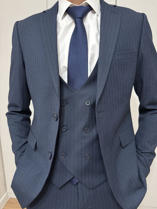 Мужской костюм М размер