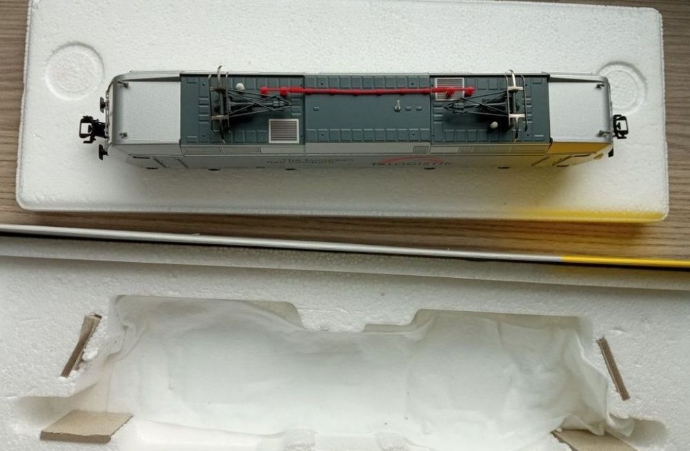 Locomotiva digitala trix 22091 , digitala scara HO 

Tracțiune integra