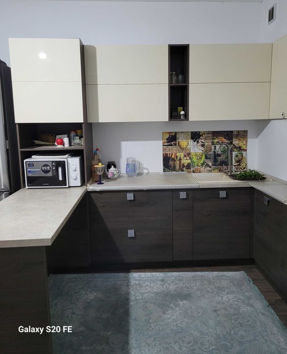 Продаетя кухонный гарнитур в отличном состоянии