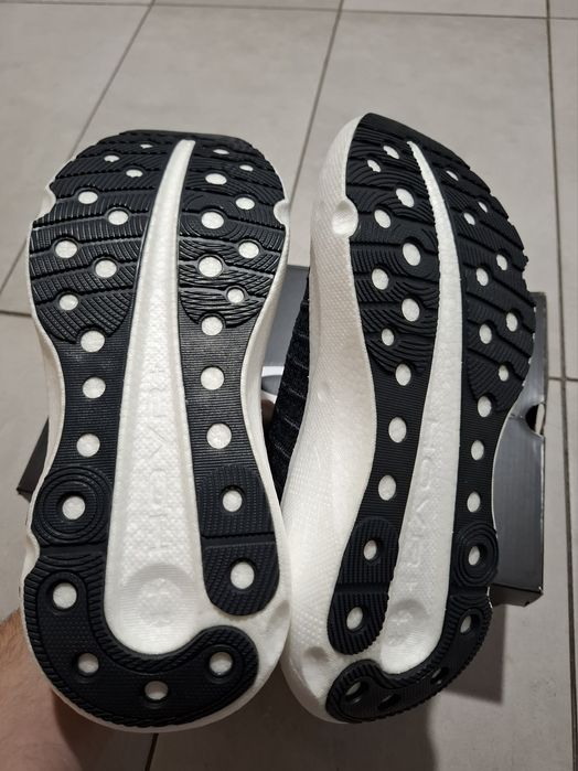 Under Armour Infinite Elite