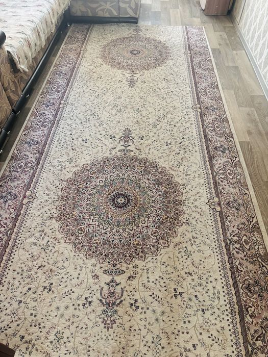 Продается турецкий ковер в отличном состоянии