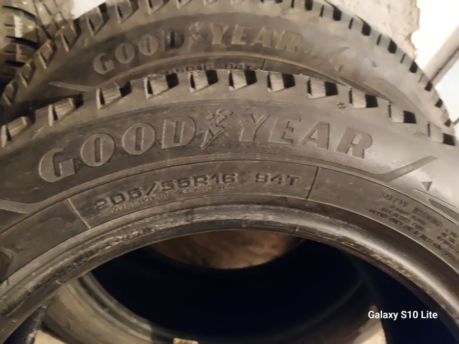 Продам шины  Goodyear