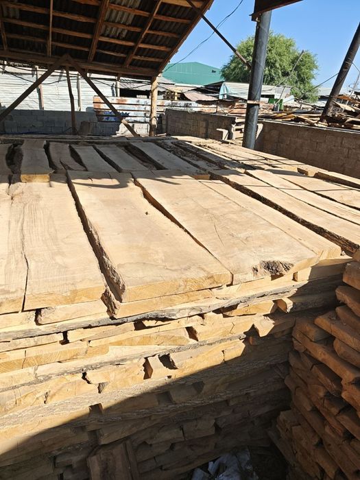 Yaasn chinor quru yogochla bor