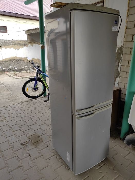 Продам холодильник