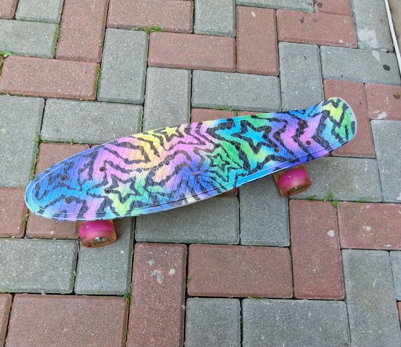 Vând skateboard Biox Star Ledge 22 – roți LED