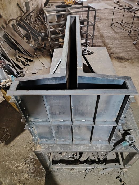 Matriță pentru elemente de beton de gard L sau T