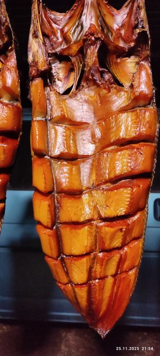 Копченая рыба с озера Балхаш сом, змейголов, судак,жерих, стейки сома.