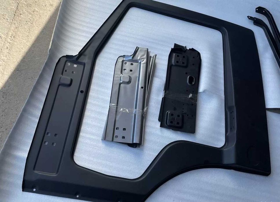 Проем двери КАМАЗ правый / Запчасти для ремонта кабины КамАЗ