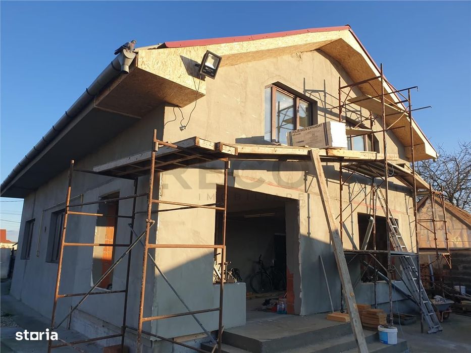 Teren Mare cu 2 case in Biharia.