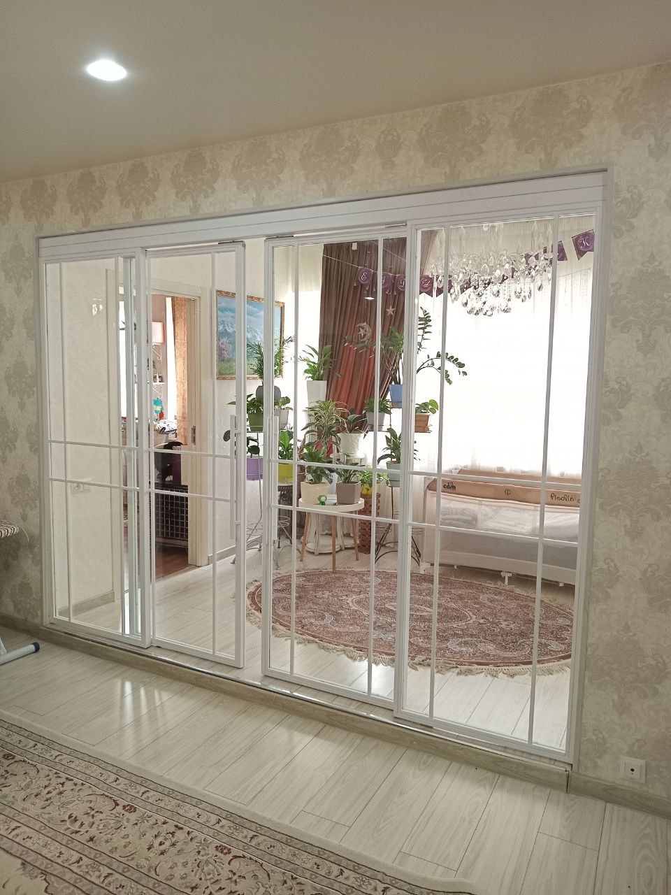 Межкомнатные стеклянные перегородки