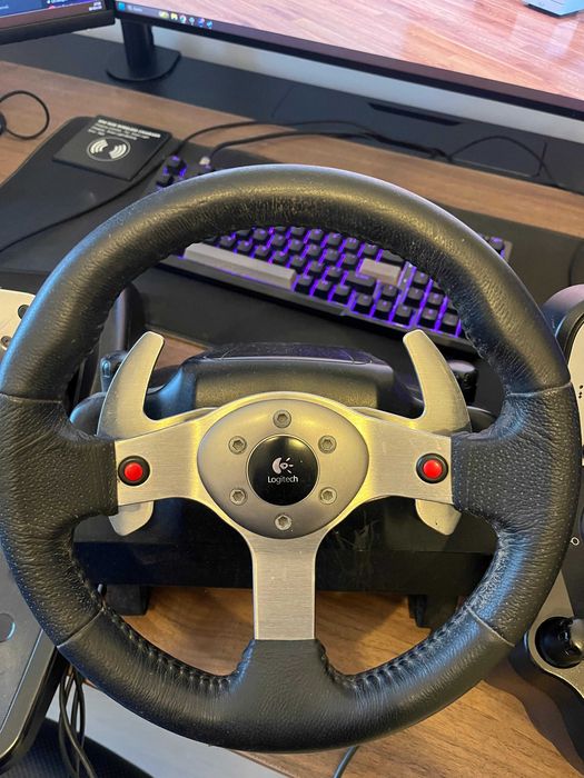 Vand volan Logitech G25 cu schimbator