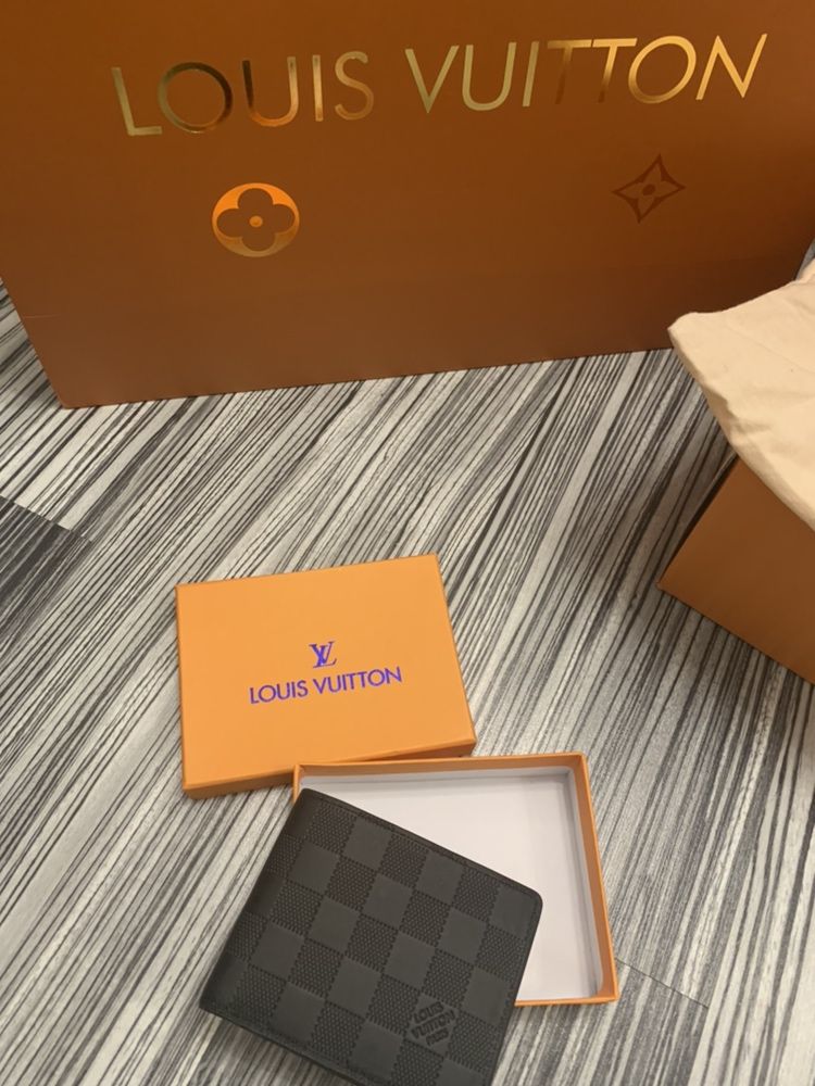 Portofel Louis Vuitton ! Calitate superioara-Poze reale 100%