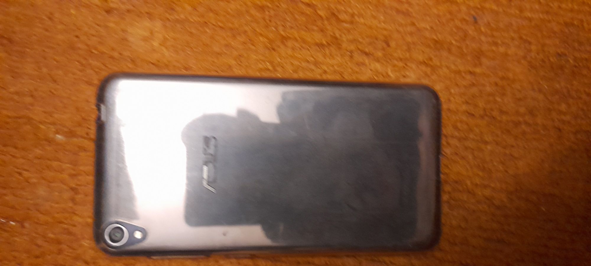 Продавам " ASUS "/Realme UI
