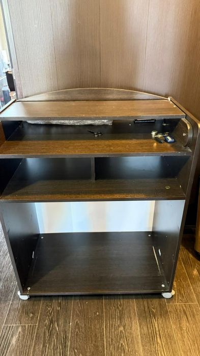 Продам стол тумба