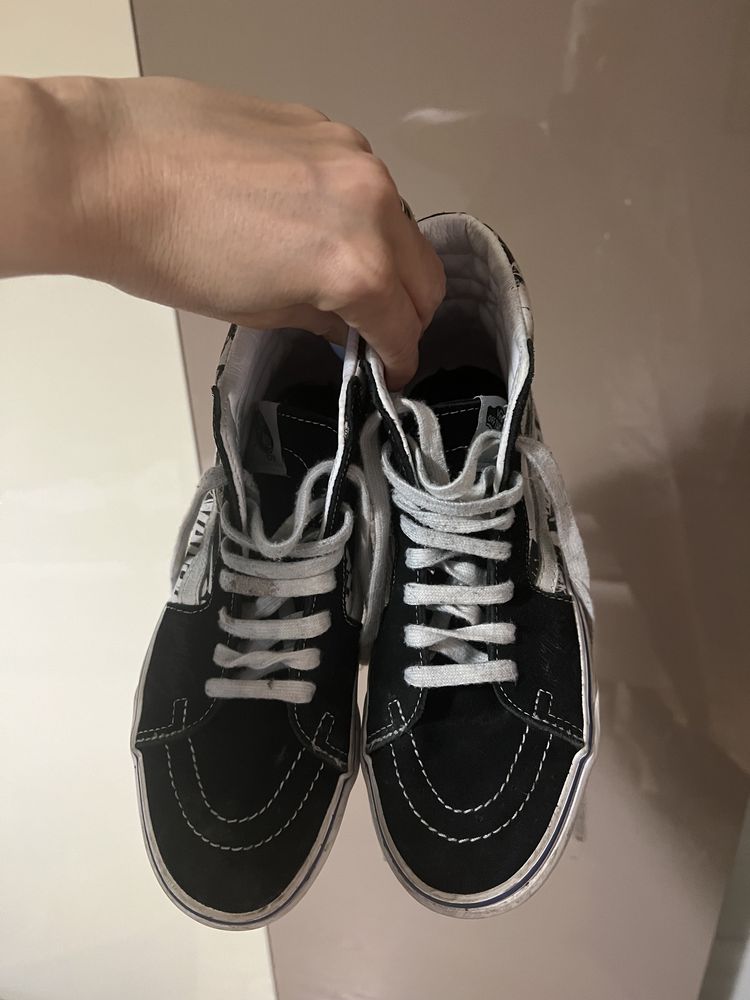 Vans обувки. 37 номер,  23.5 см. Неяма дефект.