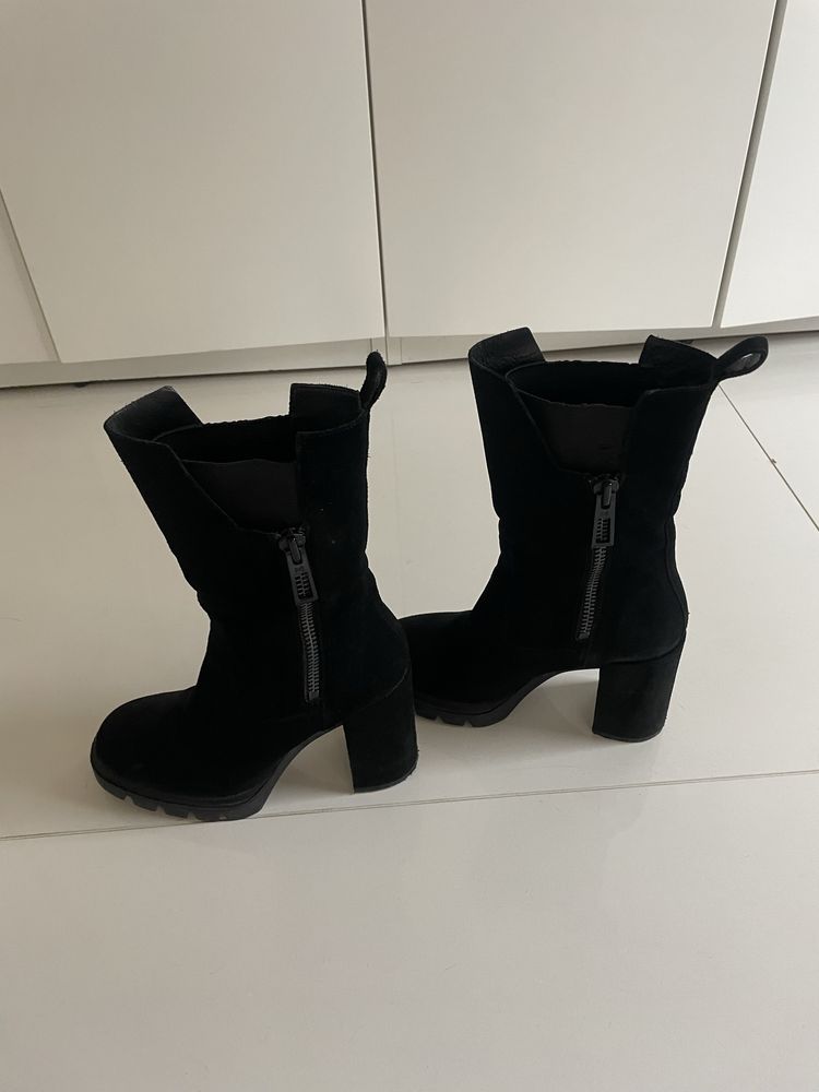 Ghete de piele Musette