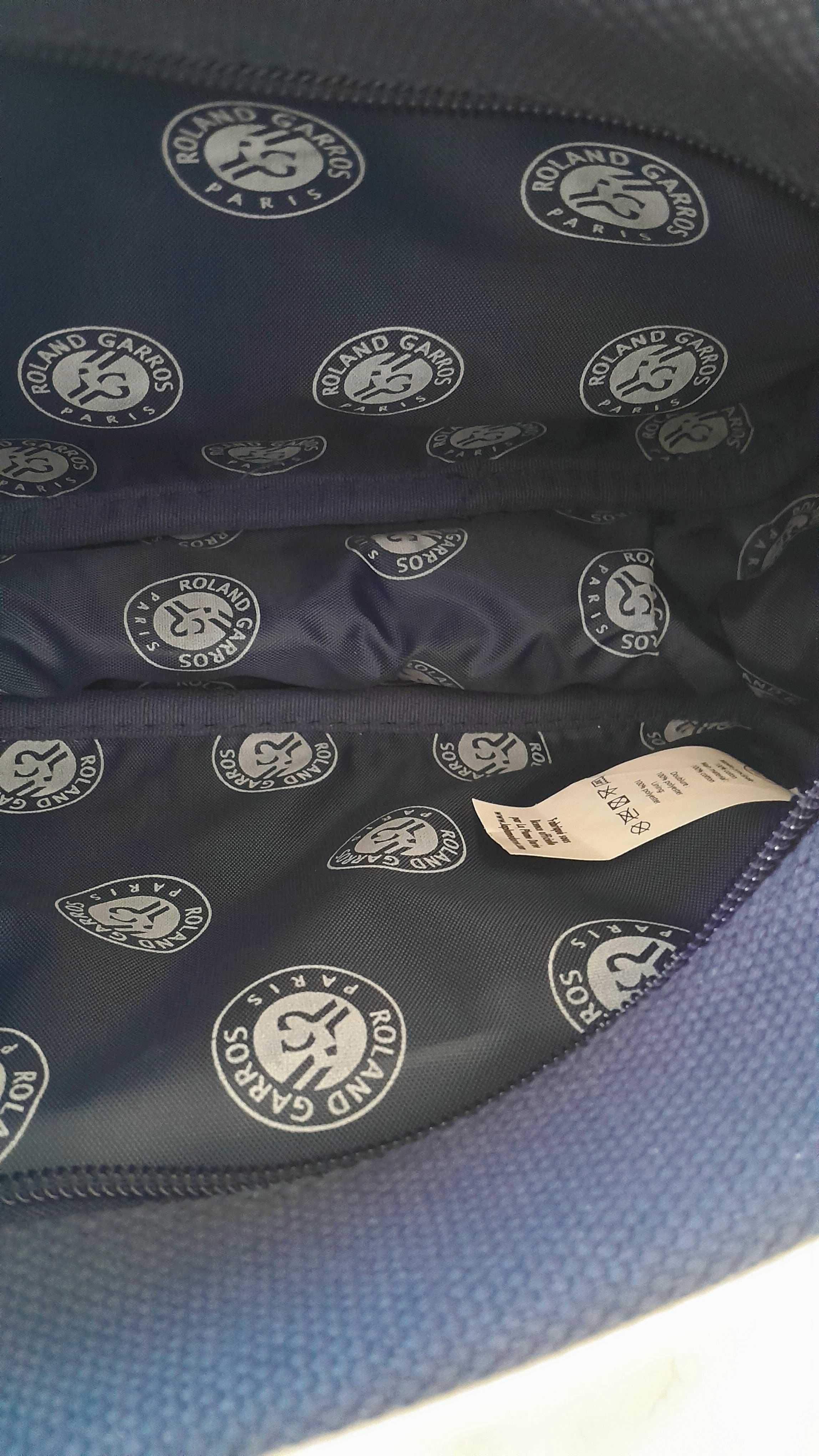 Продавам чантичка Roland Garros Paris