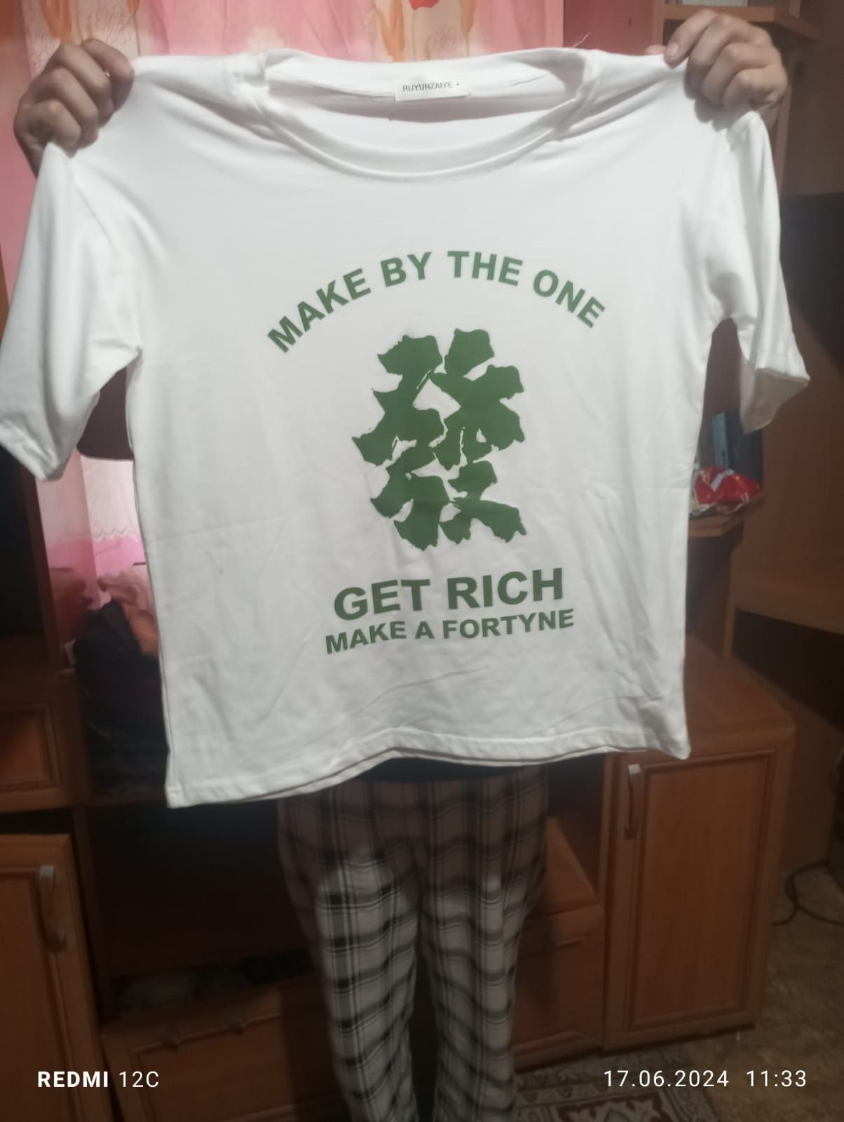 Продам фудболки  разного цвета
