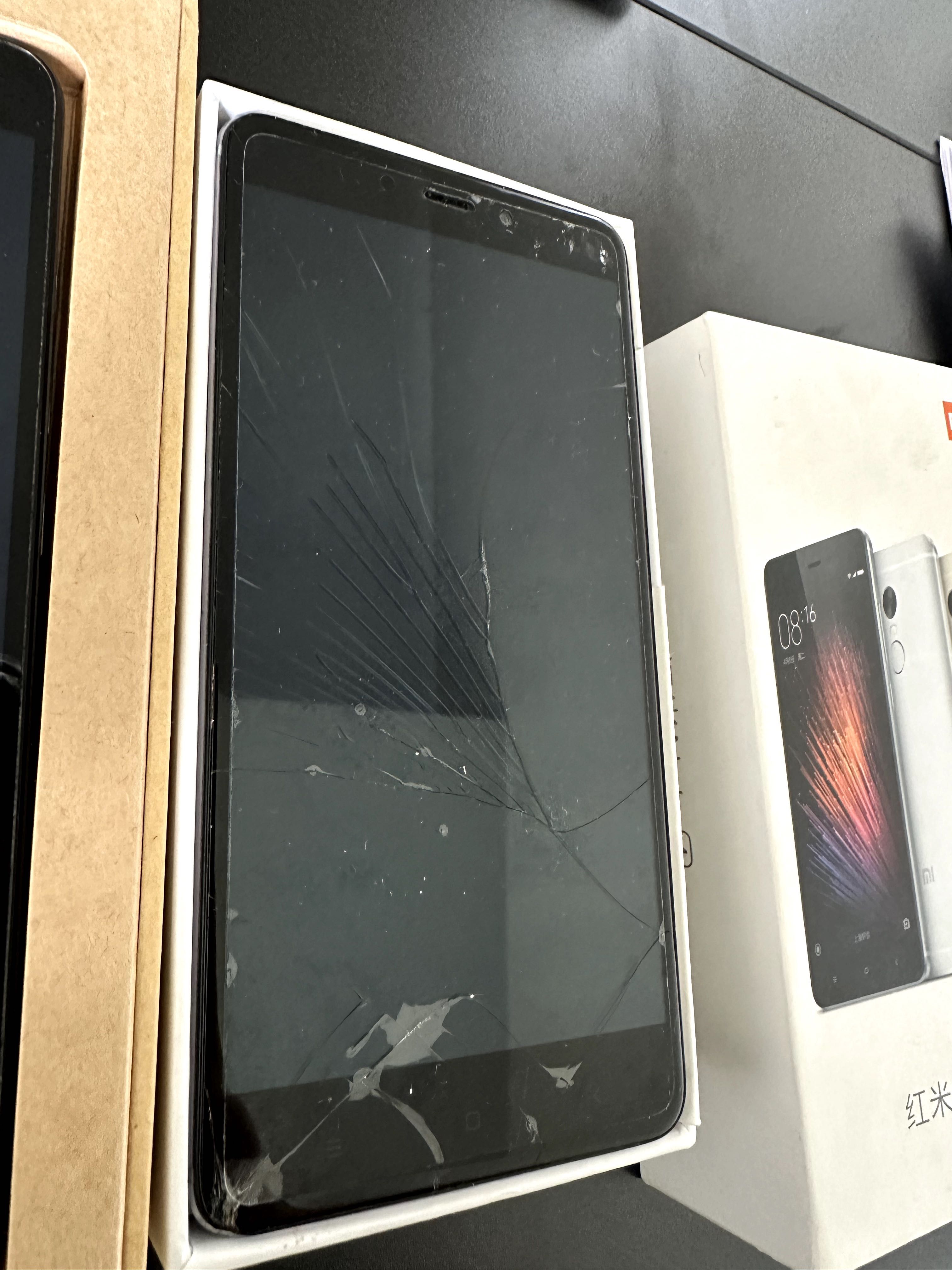 Xiaomi Redmi Note 4 3/64GB рабочий разбит экран + Redmi Note 2 нерабоч
