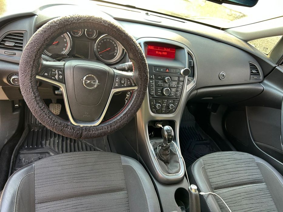 Opel Astra j pachet Enjoy