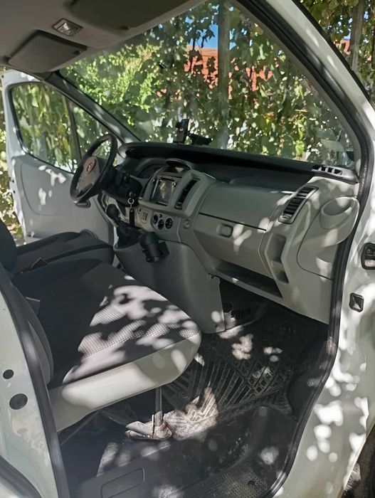 Vand opel vivaro 2.0  cdti tel