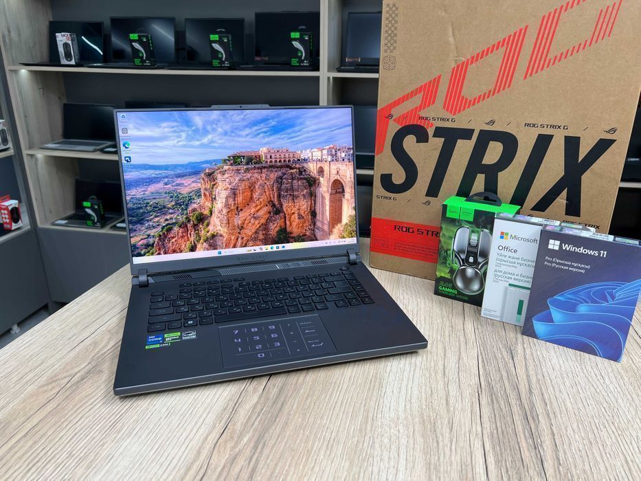 Ноутбук ASUS ROG STRIX G16 для игр / Core i7-13650HX/32GB/RTX4070-8GB