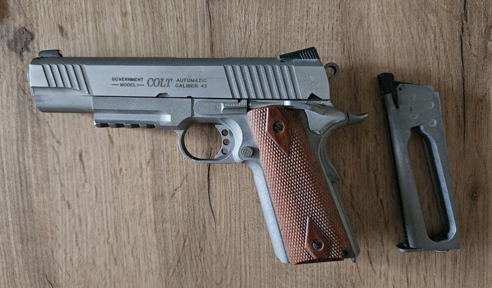 Pistol Airsoft Colt CO2