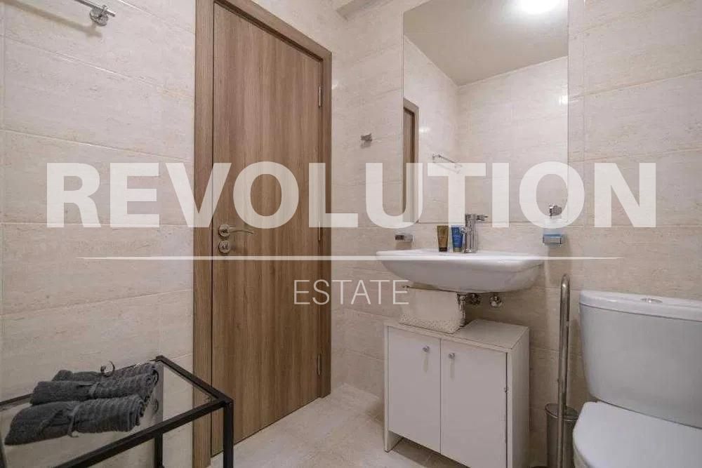 Дава се под наем Тристаен апартамент в Варна, Гръцка махала - 93 кв.м за 1050 € - Снимка #8