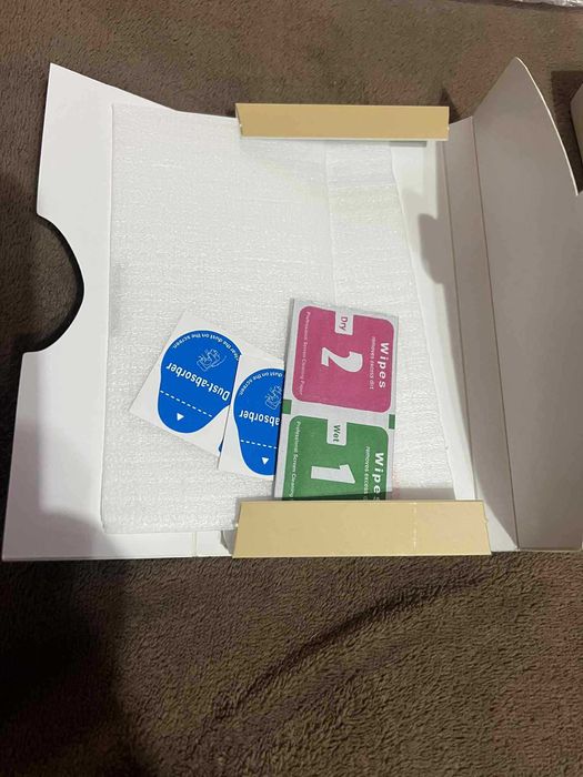 iPhone 11 в отлично състояние с нови калъфи и протектори