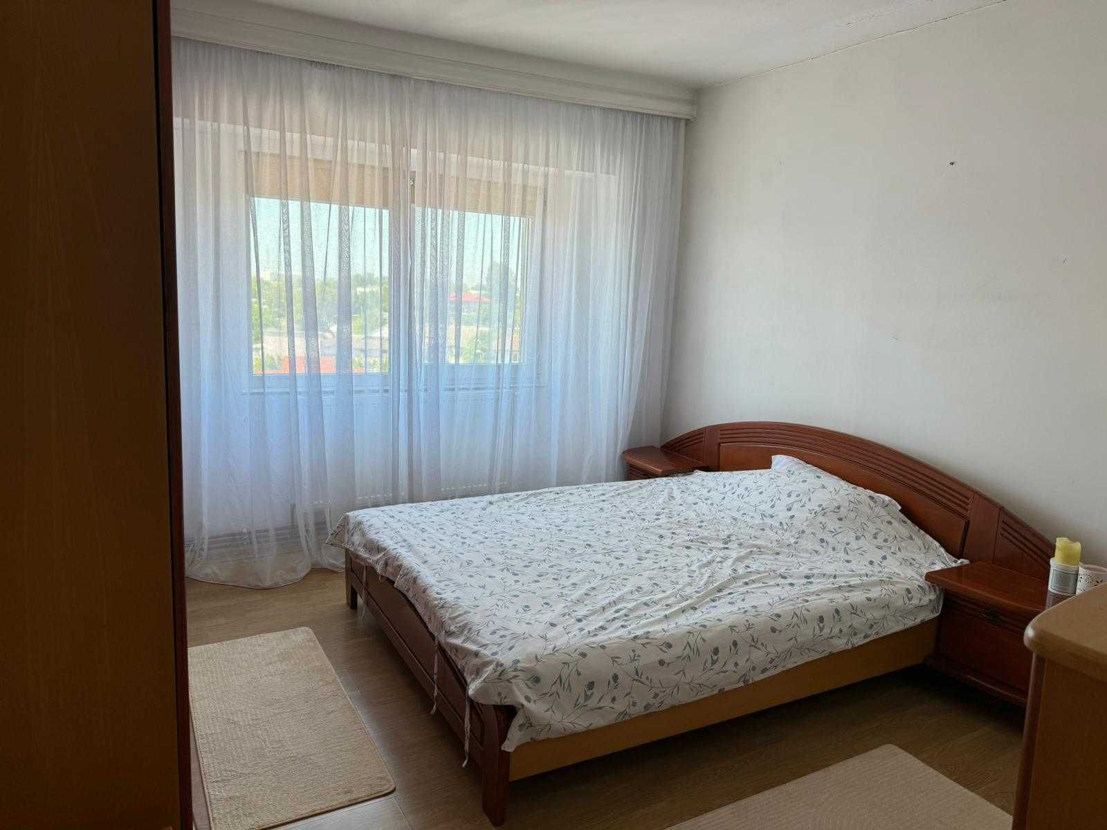 Direct proprietar, vând apartament cu 4 camere - Constanta