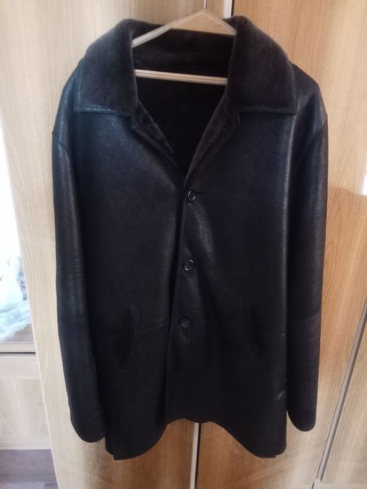 Продам,дубленку кожа натуральный мех  размер 54 -56 Турция, новая.