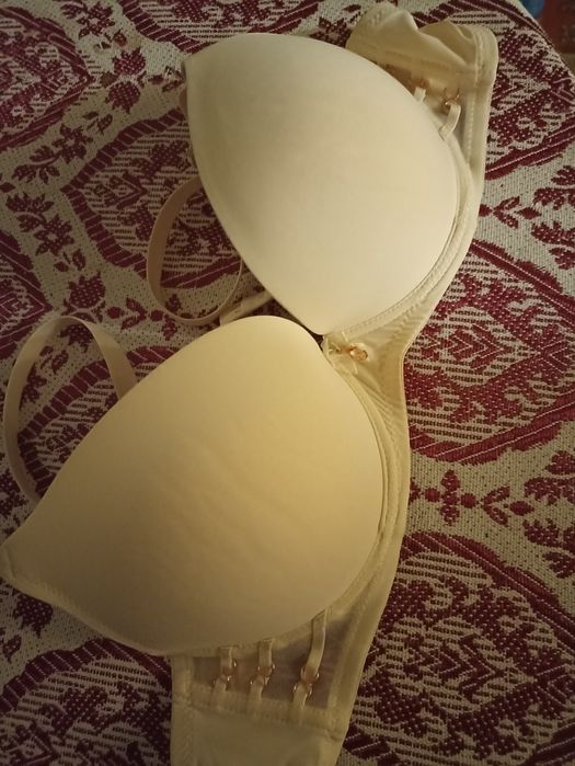 Лифчик новый,85,С 2000т,торг