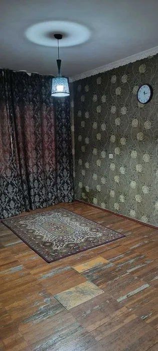 Продаю 2-х комнатнаю квартиру Сергели 8а с лифтовой