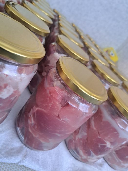 Свинско месо буркан