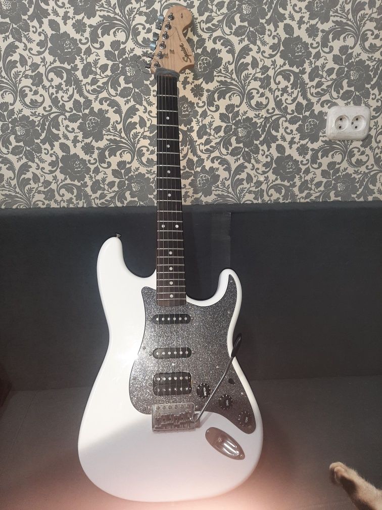 Продаётся электрогитара Squir Affinitty Series Stratocaster