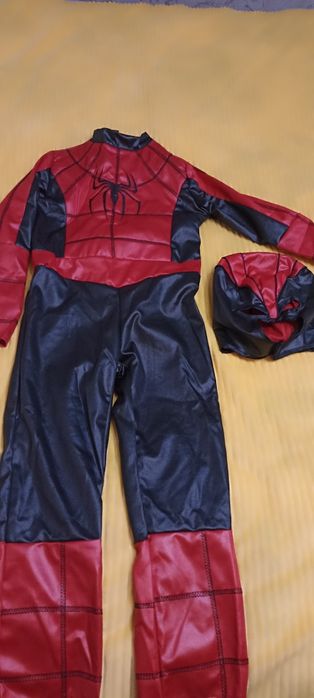 Продам карнавальный костюм человек паук